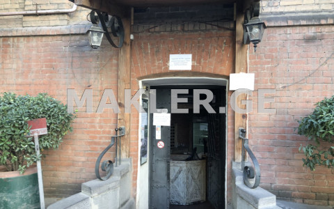  Сдаётся 300 m² площадь Коммерческая площадь на Мтацминда  (Старый Тбилиси)  на ул. Броссе 