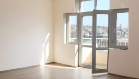For Sale 5 room  Apartment in Chugureti dist.