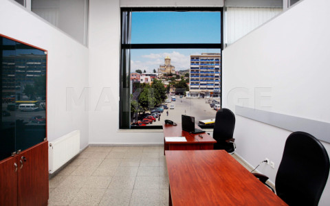  Сдаётся 500 m² площадь Офис в Авлабари  на ул. Метехи 