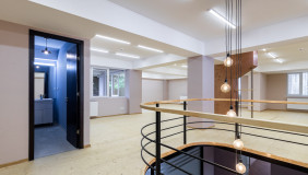 Сдаётся 240 m² площадь Офис в Ваке