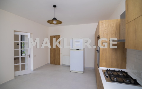  იყიდება ქირავდება 300 m² ფართობის საკუთარი სახლი დიდ დიღომში