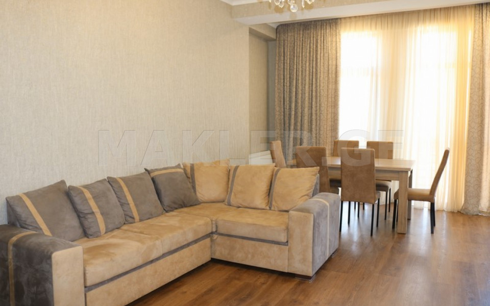  Сдаётся 3 комнатная  Квартира в Ваке  на ул. Шатберашвили 