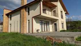 Продается 272 m² площадь Загородная недвижимост в Табахмела