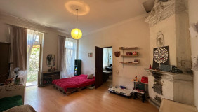 For Sale 5 room  Apartment in Mtatsminda dist. (Old Tbilisi)