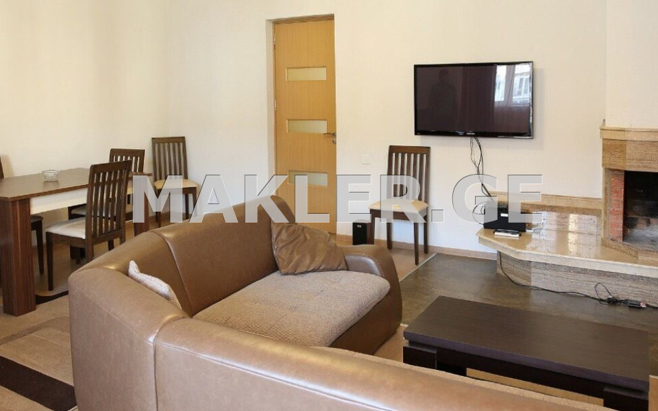  Сдаётся 5 комнатная  Квартира в Ваке  на ул. Кипшидзе 