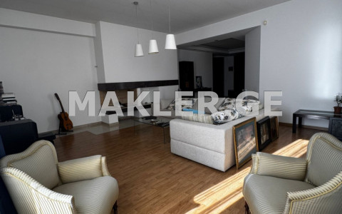  For Rent 5 room  Apartment in Vake dist.  in Paliashvili st. 