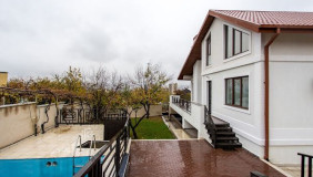 ქირავდება 380 m² ფართობის საკუთარი სახლი დიდ დიღომში
