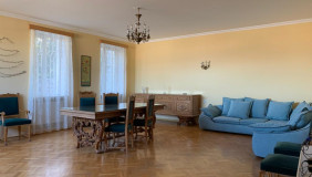 For Sale 270 m² space Private House in Vake dist.