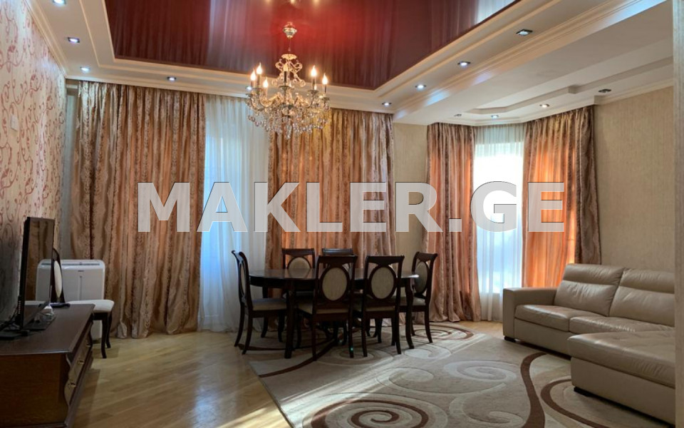  ქირავდება 4 ოთახიანი  ბინა ვაკეში  ქობულეთის ქუჩაზე 