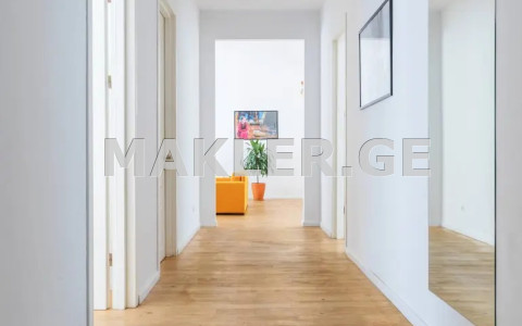  Kiralık 4   Daire in Mtatsminda dist. (Old Tbilisi)  in Tsavkisi st. 