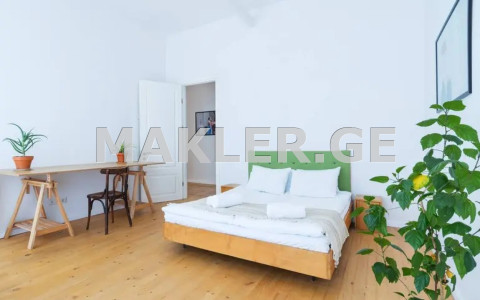  Kiralık 4   Daire in Mtatsminda dist. (Old Tbilisi)  in Tsavkisi st. 