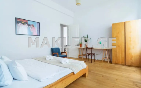  Kiralık 4   Daire in Mtatsminda dist. (Old Tbilisi)  in Tsavkisi st. 