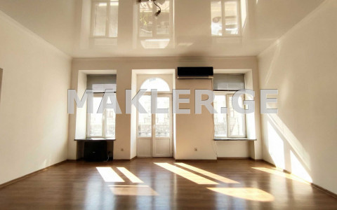  Сдаётся 3 комнатная  Квартира на Вера  на ул. Меликишвили 