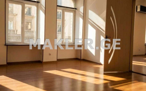  Сдаётся 3 комнатная  Квартира на Вера  на ул. Меликишвили 