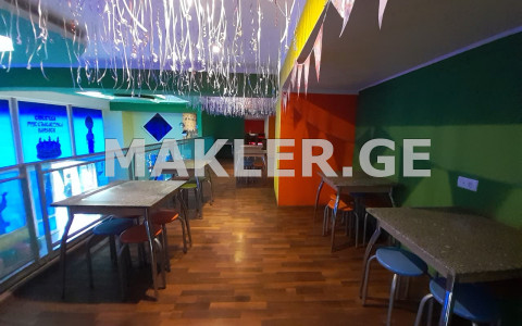  ქირავდება 175 m² ფართობის კომერციული ფართი საბურთალოზე  ვაჟა-ფშაველას გამზირზე 