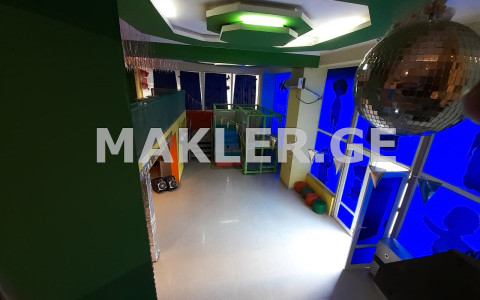  ქირავდება 175 m² ფართობის კომერციული ფართი საბურთალოზე  ვაჟა-ფშაველას გამზირზე 