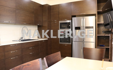  ქირავდება 4 ოთახიანი  ბინა ვერაზე  გოგებაშვილის ქუჩაზე 