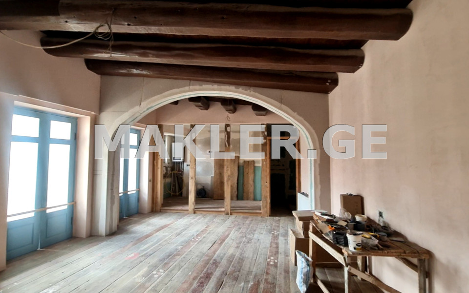  Продается 3 комнатная  Квартира в Сололаки (Старый Тбилиси)  на ул. Ханцтели 