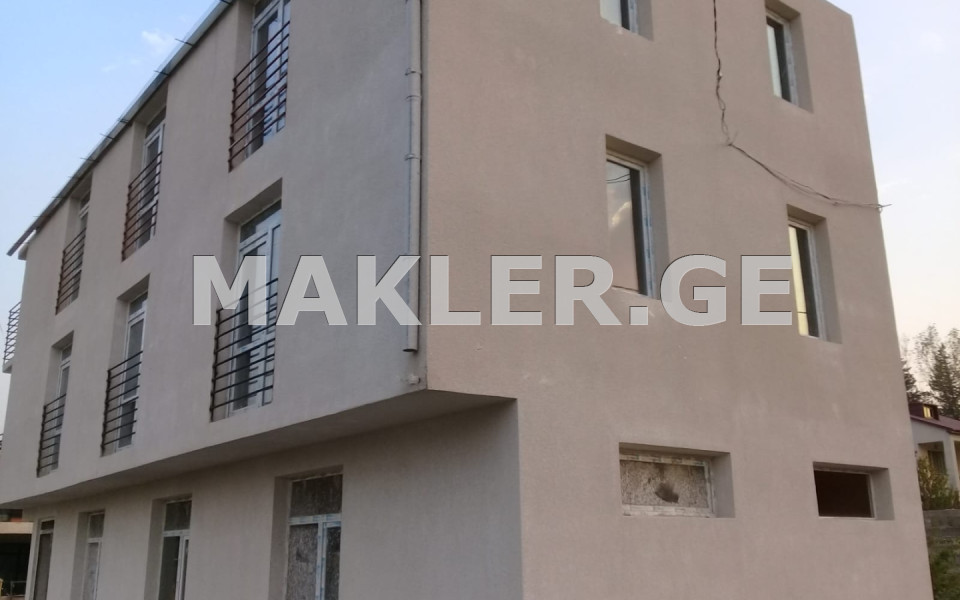  იყიდება 900 m² ფართობის კომერციული ფართი დიღომი 7-ში