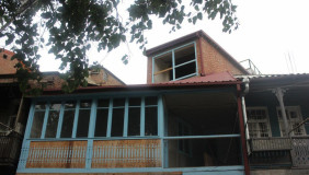 Продается 6 комнатная  Квартира в Чугурети