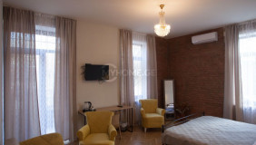 For Rent 6 room  Apartment in Vera dist.
