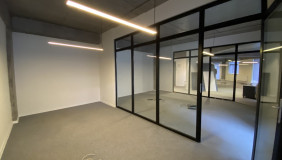 Сдаётся 280 m² площадь Офис в Ваке