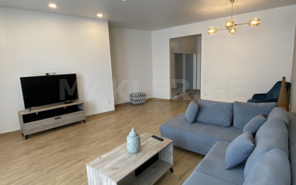  Сдаётся 3 комнатная  Квартира в Ваке  на ул. Кипшидзе 