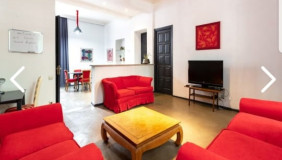 Сдаётся 4 комнатная  Квартира на Вера