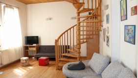 Сдаётся 2 комнатная  Квартира на Вера