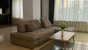 For Rent 5 room  Apartment in Vake dist.