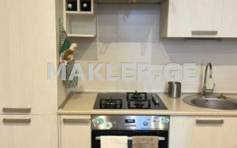  იყიდება 2 ოთახიანი  ბინა მთაწმინდაზე (ძველ თბილისში)  ჩიტაძის ქუჩაზე 