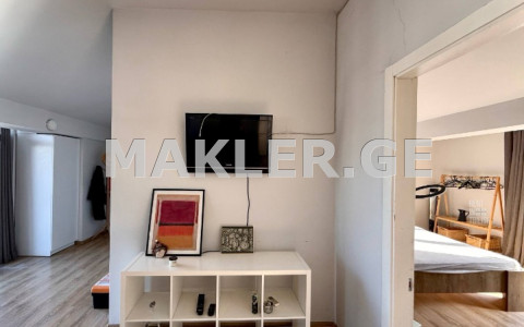  Продается 2 комнатная  Квартира в Ваке  на ул. Марабда 