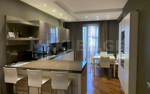  Сдаётся 260 m² площадь Частный дом на Мтацминда  (Старый Тбилиси)  на ул. бр. Зубалашвили 