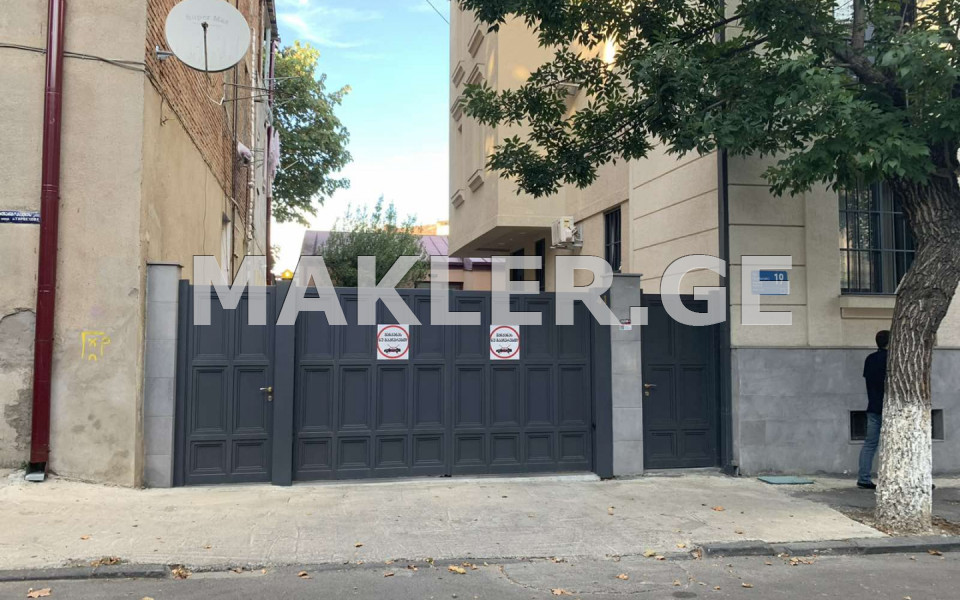  Kiralık 200 m²  Villa in Mtatsminda dist. (Old Tbilisi)  in Br. Zubalashvili st. 