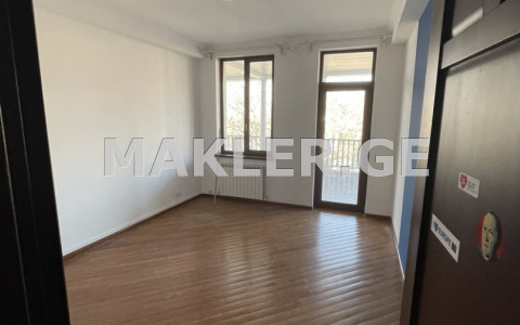  Сдаётся 580 m² площадь Офис в Чугурети  на под. Е.Ахвледиани 