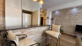 Сдаётся 2 комнатная  Квартира на Вера