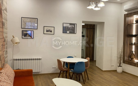  Сдаётся 3 комнатная  Квартира в Сололаки (Старый Тбилиси)  на ул. Мачабели 