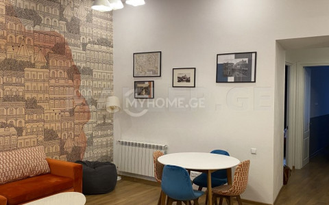  Сдаётся 3 комнатная  Квартира в Сололаки (Старый Тбилиси)  на ул. Мачабели 