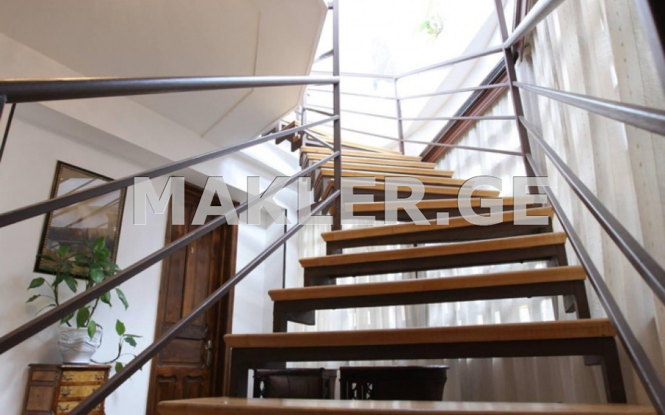  For Sale 520 m² space Private House in Vera dist.  in Gogebashvili st 