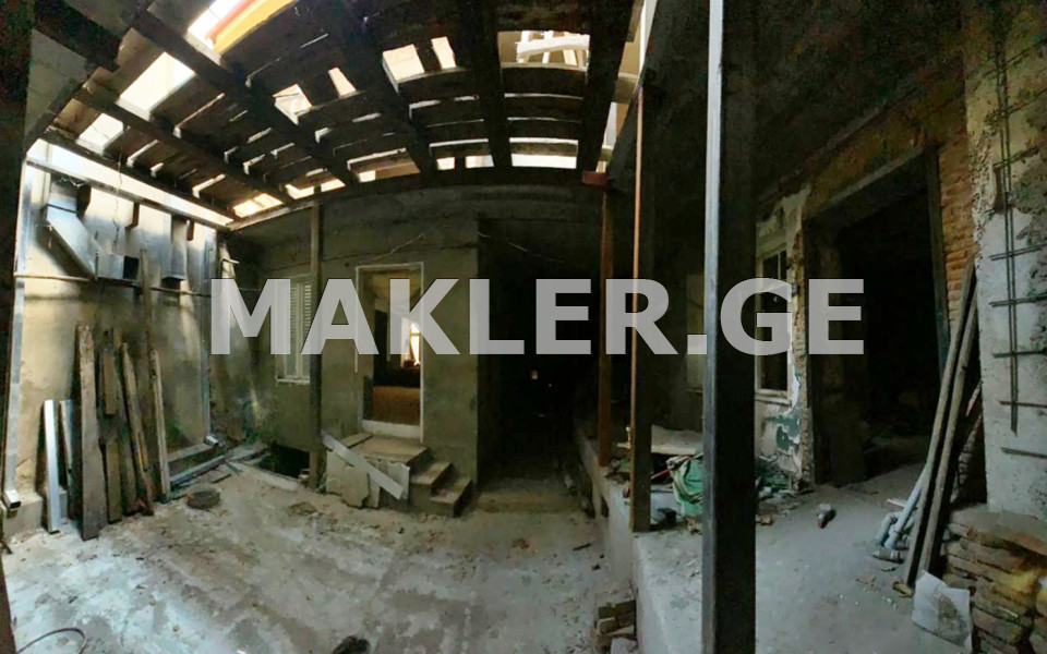  იყიდება 475 m² ფართობის კომერციული ფართი სოლოლაკში (ძველ თბილისში)  ვერცხლის შესახვევში 
