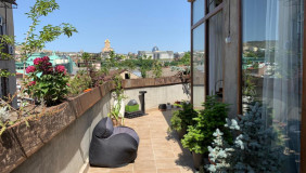 For Rent 5 room  Apartment in Sololaki dist. (Old Tbilisi)