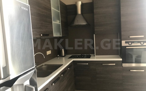  ქირავდება 4 ოთახიანი  ბინა ვაკეში  ტ.ტაბიძის ქუჩაზე 