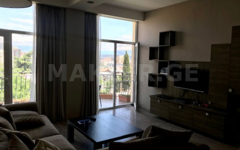  ქირავდება 4 ოთახიანი  ბინა ვაკეში  ტ.ტაბიძის ქუჩაზე 