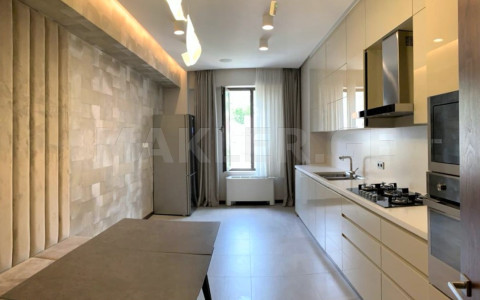  For Sale 4 room  Apartment in Mtatsminda dist. (Old Tbilisi)  in Shevchenko st. 