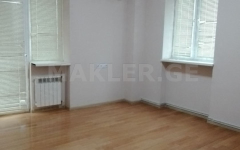  ქირავდება 200 m² ფართობის ოფისი საბურთალოზე  ვაჟა-ფშაველას გამზირზე 