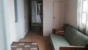 Продается 8 комнатная  Квартира в Чугурети
