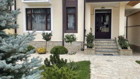 For Rent 224 m² space Private House in Nutsubidze plateau