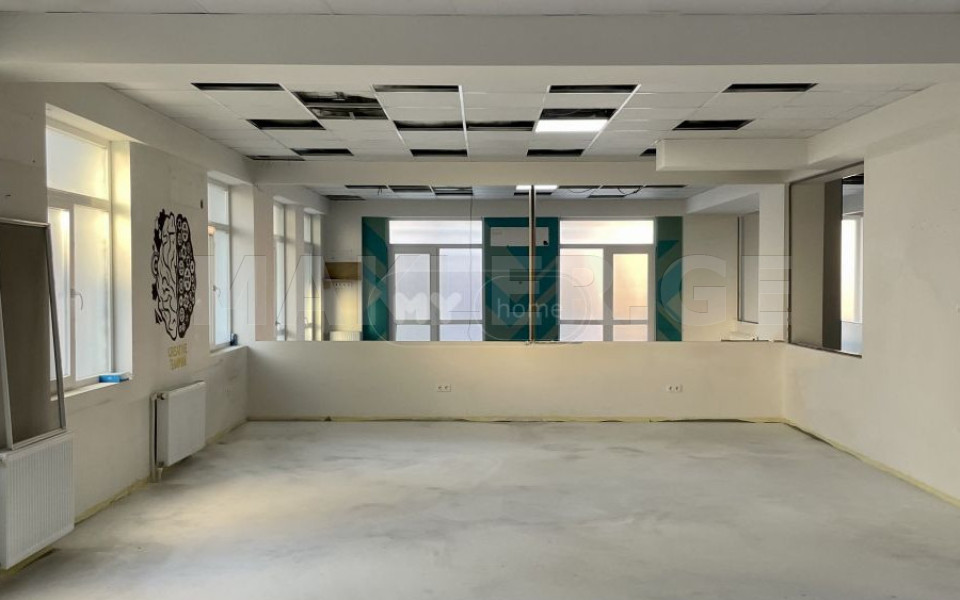  Сдаётся 485 m² площадь Офис в Сабуртало  на пл. Зураба Жвания 