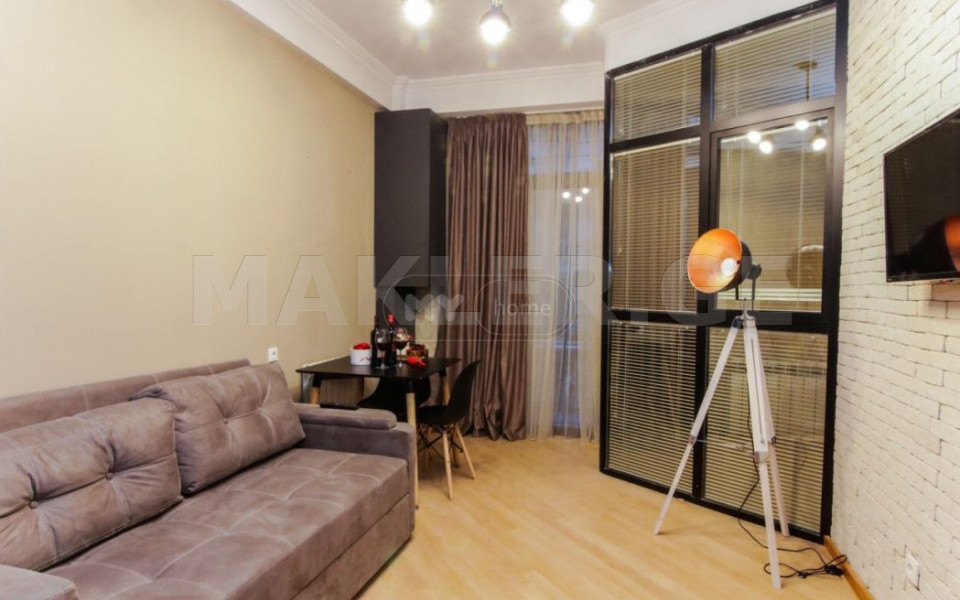  Сдаётся 3 комнатная  Квартира на Мтацминда  (Старый Тбилиси)  на ул. Ингороква 