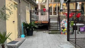 For Sale 213 m² space Private House in Mtatsminda dist. (Old Tbilisi)
